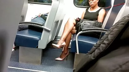 Madura de ébano señora sexy piernas y tacones altos peliculas gratis xxx