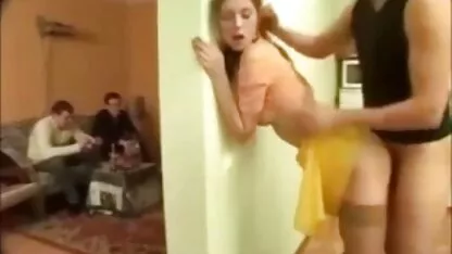 Hacer trampa en novio en la habitación de al lado video pornos en publico