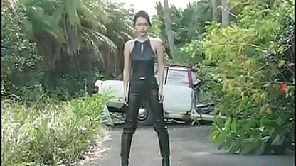Asiático modelado de látex ajustada cumloader videos