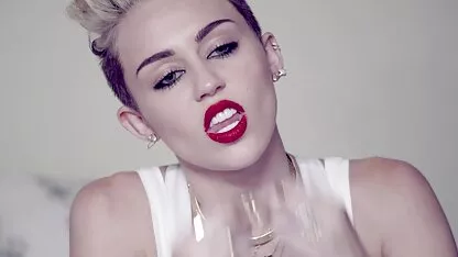 Miley Cyrus-no podemos parar  videos prono ecuador