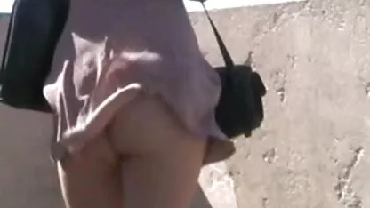Ventoso upskirt japonesa abusada en autobus