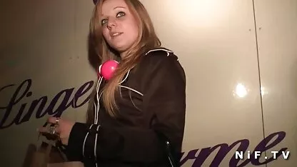 Joven amateur primera vez anal en el club swinger porno venezolana s