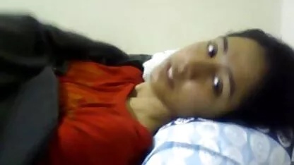 Niña india teniendo orgasmo agradable expresión no desnudo viejas nalgonas desnudas