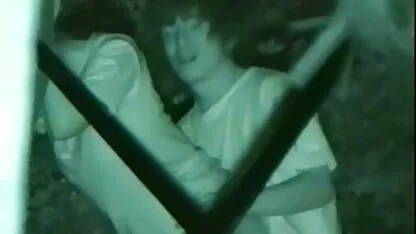 La medianoche al aire libre sexo en el parque de la ciudad videos cachondos de niurka