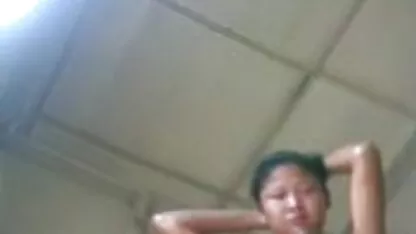 Noreste de la India lugar de baño tetas grandes coños peludos