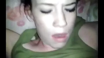 Novia consigue cremoso coño jodido y consigue corrida insesto italiano