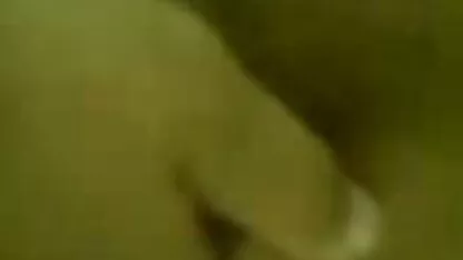 Chica caliente Indonesia 01 sexo insesto casero