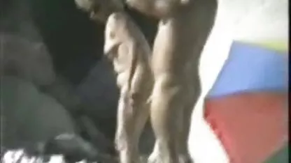 Qué parejas nudistas hacen en la playa de snahbrandy videos de pornografia en espanol