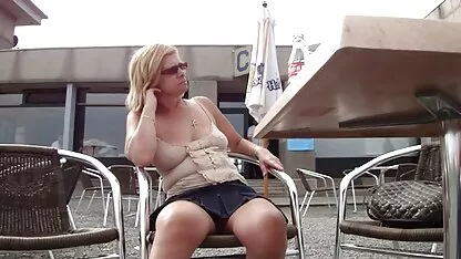 Público flash mujeres bien gordas desnudas