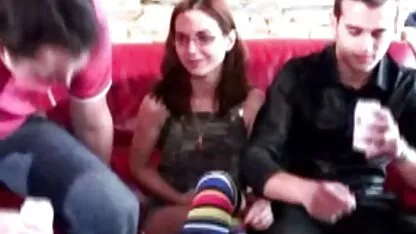 Sexy francés adolescente con gafas golpeó videos caseros camara escondida