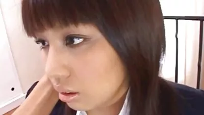 Niña traviesa en uniforme escolar videos xxx de orgias