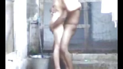 Indio aunty rápido maldito cuando Baño chicas jovenes rubias