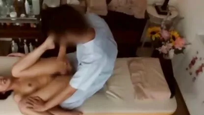 Sexo voyeur salón de tratamiento borrachas dormidas y desnudas