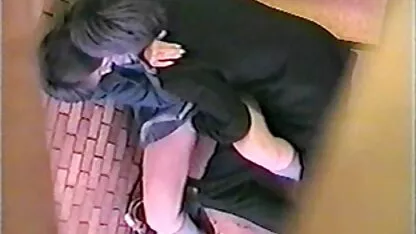 El sexo público de la pareja en las escaleras porno orgias mexicanas