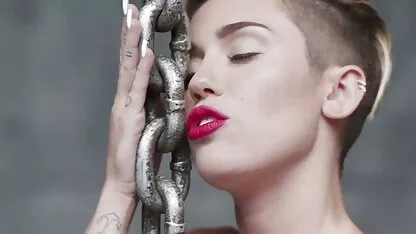 Miley cryus sacudidas reto  ver videos de cholotube