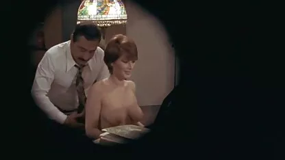 Edwige fenech-L'insegnante viene en casa chica se desnuda lentamente