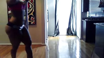 Big booty stripping madreincesto