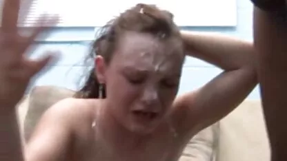 Adolescente obtiene de la bbc y blanco polla, no le gusta facial de ambos! chica tetona se desnuda