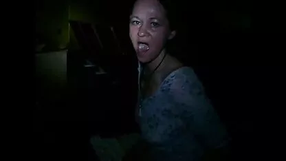 Teatro para adultos-esposa caliente en un vestido azul lesbianas mega tetonas