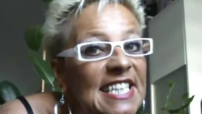 Alemán maduro MILF demostración caliente succión la polla xxx borrachas caseras