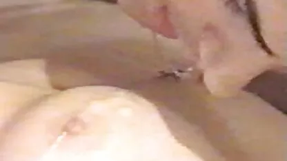 Come su semen de sus tetas venezolanas famosas follando