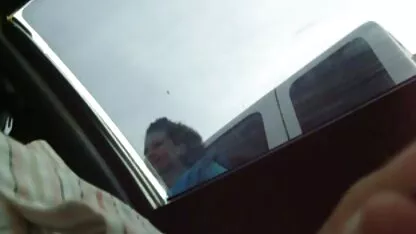 Intermitente y cum . Estacionamiento Chica follando en español latino