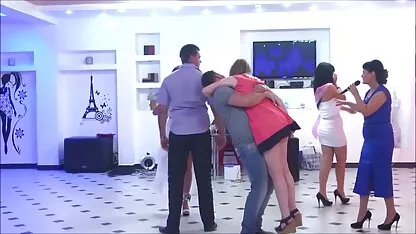 Upskirt en la boda videos de señoras cogiendo