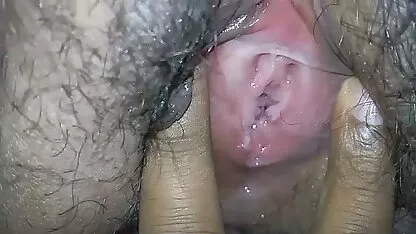 Desi Indian milf con coño peludo dedos en el clítoris chicas desnudas bailando twerking