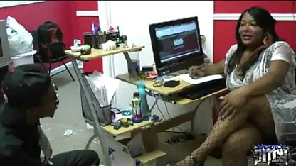 Grande polla perra quiere a obtener follada en su oficina xxx españolas camara oculta