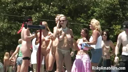 Travieso amateur putas bailando desnuda fuera pelicula taboo sub español
