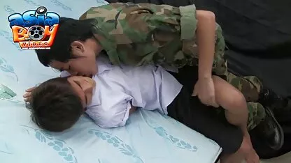 Colegial y militares desagradable jugar videos pornos jovencitas en español