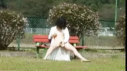 Asiático MILF en público playground xxx anime colegialas