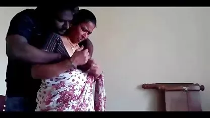 La vieja dama es follada por un chico joven  ver videos xx