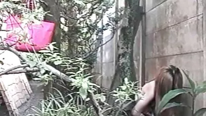 Japonés al aire libre masturbándose madre se folla a su hijastro