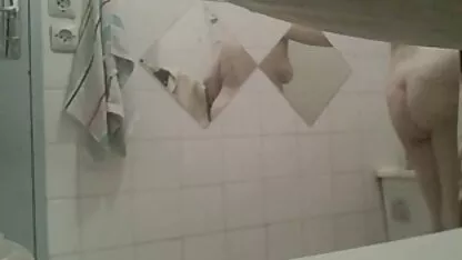 Maduro dans la salle de bain mamás cogiendo a sus hijos