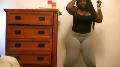 Bbw ébano cotoure cakes en gris leggings me follo a mama en el hotel