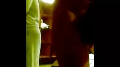Chica desnuda en frente de muchas mujeres 2 videos xxx venezolano