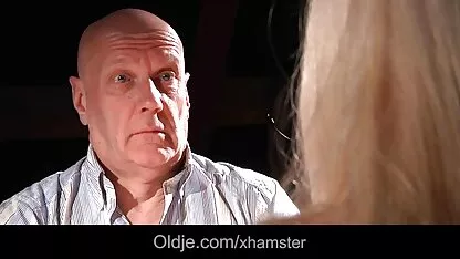 Baldy oldman folla la sexy adolescente duro puta descargar petardas 3gp
