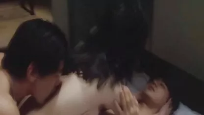 Detrás de puertas cerradas 1985 (Trío escena erótica) mfm  monjas españolas follando