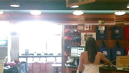 Upskirted una adorable morena, buen culo y tanga - tan sexy! videos de lesbianas chinas