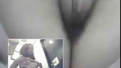 Asiático atrapado masterbating en toilet y chorros gordas tetudas follando