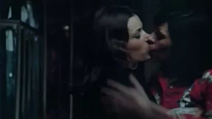 Emilienne lesbiana escena maduras peludas caseras