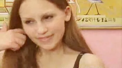 Caliente adolescente con grande tetas dedos su coño abuelas follando xxx