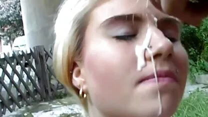 Recogida alemán adolescente para grandes faciales tríos cogiendo