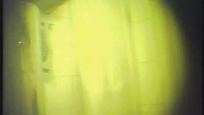 Madura esposa masturbarse en la ducha madres cachando con sus hijos
