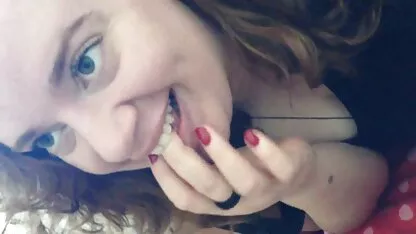 Linda adolescente se traga cada gota  videos lesbianas maduras españolas