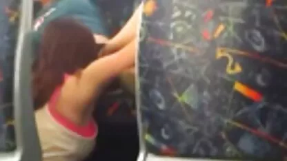 Caliente lesbianas comer el coño en el autobús en melbourne lesbianas maduras strapon