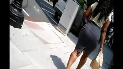 Big booty walking la streets chicas desnudas muy guapas