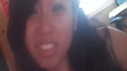 Sexy Asiática en bikini la tinas porno