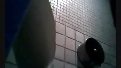 Espía wc 6 porno gratis hentai español